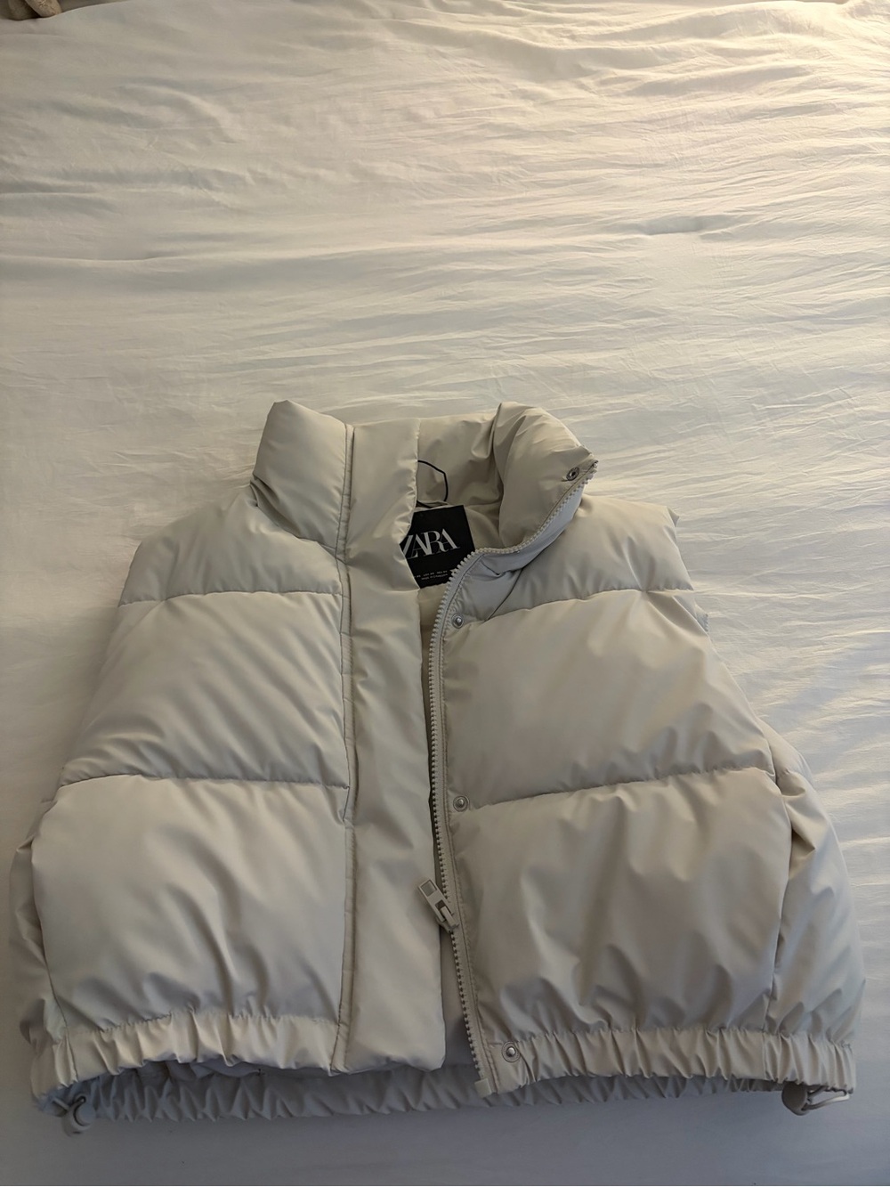 Zara women’s Cropped Light cream/ beige Puffer Jacket